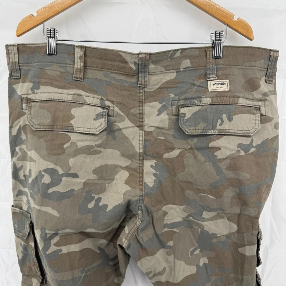 Wrangler Cargo Pants Mens 44x30 Green Camo Five Star Premium Regular Taper NWT - Picture 5 of 12